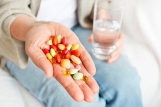 Imagem ilustrativa do artigo 16 remédios para emagrecer: de farmácia e naturais