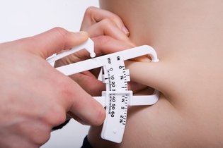 Imagem ilustrativa do artigo Percentual de gordura corporal: como calcular (e como diminuir)