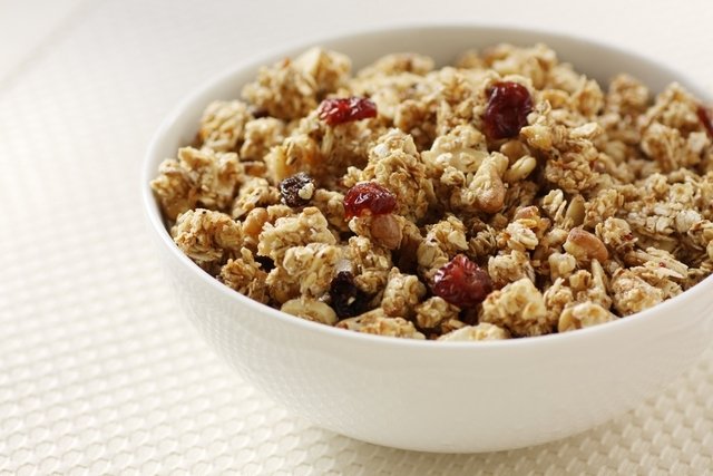 8 principais benefícios da granola para a saúde e como preparar