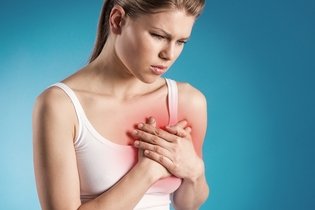 9 Síntomas de infarto en las mujeres (y qué hacer)