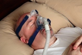 Imagem ilustrativa do artigo CPAP nasal: o que é, para que serve e como usar