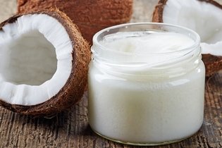 Imagen ilustrativa del artículo Aceite de coco: para qué sirve, beneficios, uso y cómo prepararlo