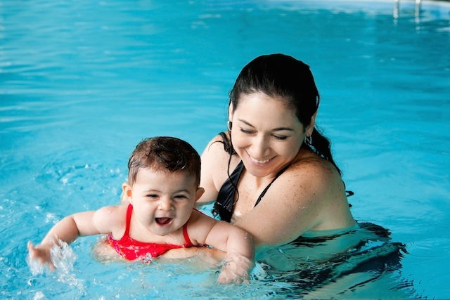 Meu filho está gripado. Ele pode entrar na piscina? 