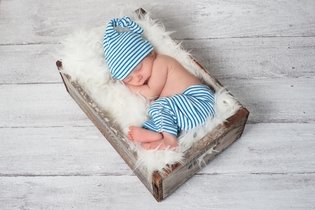 Bebê com sono agitado: o que pode ser e o que fazer