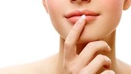 7 causas de labios hinchados y qué hacer 