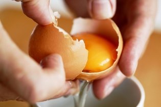 Alergia a ovo: o que é, sintomas e o que fazer