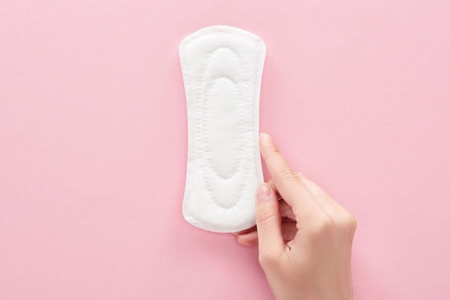 Corrimento rosado: o que pode ser e como agir, menstruação com cheiro forte  