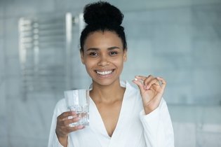 12 remédios para infecção urinária (de farmácia e naturais)