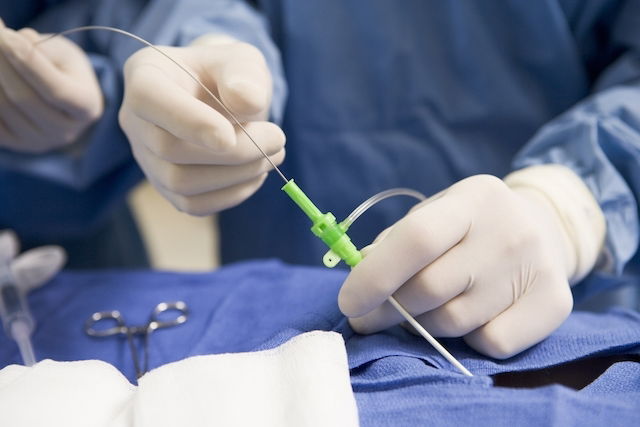 Como é feita a cirurgia para sopro no coração e quais os riscos