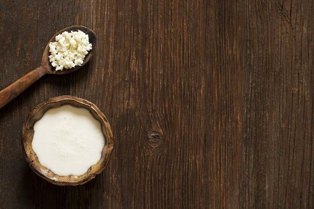 Benefícios, como preparar Kefir de leite e água, e usar para emagrecer