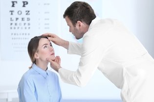 Imagem ilustrativa do artigo Eczema palpebral: o que é, sintomas, causas e tratamento