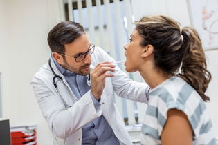 Dr.Consulta, estou com bolinhas brancas na garganta