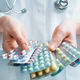 10 medicamentos para ácido úrico (y cómo usar)