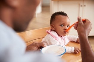 Alimentação do bebê aos 8 meses 
