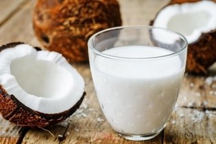 Illustrative image of the article Coconut Milk: Health Benefits, How to Make & Healthy Recipes