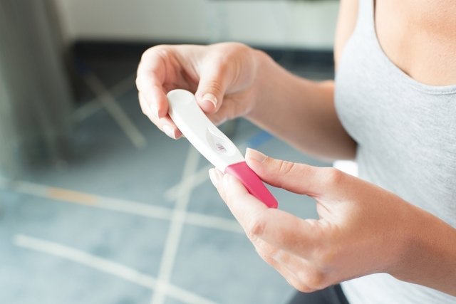 Solitario Anzai Picante 20 síntomas de embarazo (a los 7 días, 2 semanas y 1 mes) - Tua Saúde