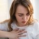 Right Side Chest Pain: 7 Causes & What to Do