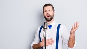 Cómo engrosar la voz (con ejercicios)