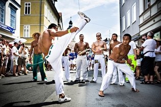 Imagem ilustrativa do artigo Capoeira: o que é, benefícios e como começar