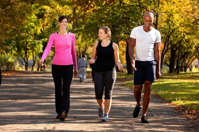 Consejos para bajar de peso y adelgazar caminando - Tua Saúde