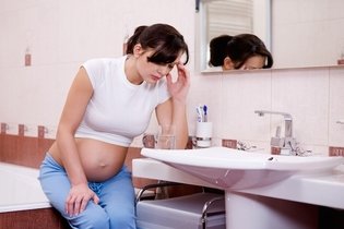 Pressão baixa na gravidez: sintomas, o que fazer e riscos