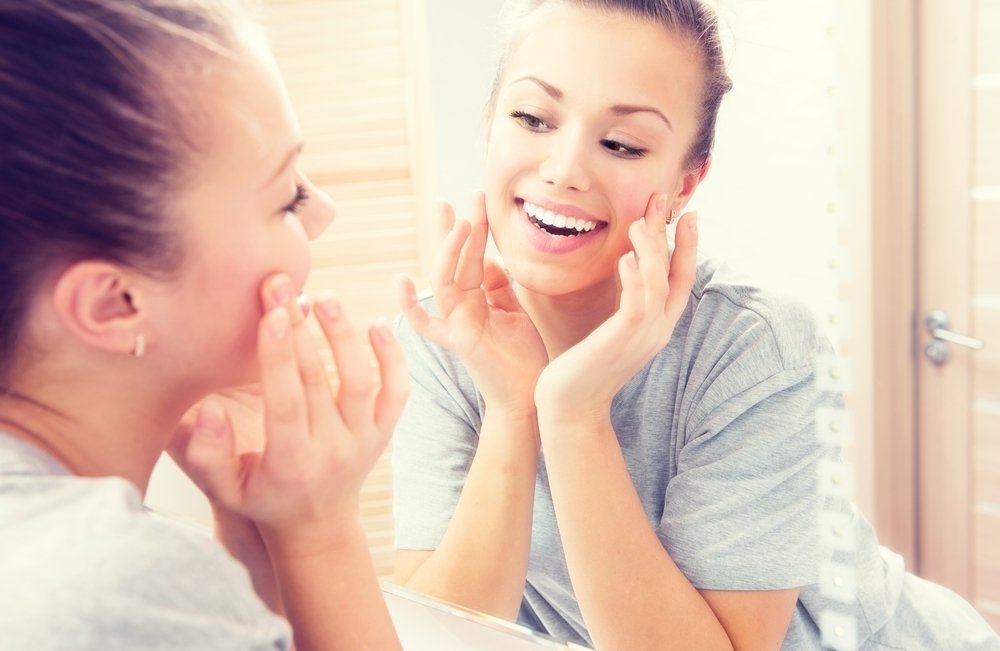 O que é Skincare (e como montar uma a rotina de cuidados da pele) - Tua  Saúde