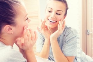 Imagem ilustrativa do artigo O que é Skincare (e como montar uma a rotina de cuidados da pele)