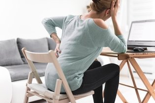 Dolor en el lado izquierdo de la espalda: 10 causas y qué hacer