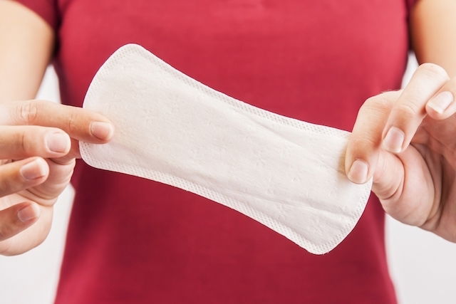 Menstruação com coágulos: 7 principais causas (e o que fazer) - Tua Saúde