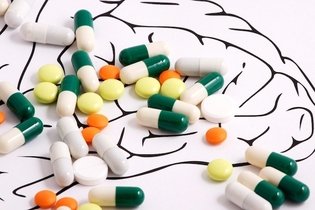 Imagem ilustrativa do artigo 5 medicamentos para TDAH (e como tomar)