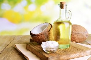 8 benefícios do óleo de coco para a saúde e como usar
