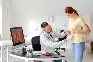 Pólipos no estômago: o que são, sintomas, causas e tratamento