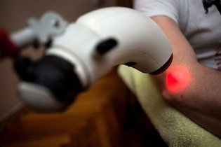 Luz infravermelha na fisioterapia: para que serve e como usar
