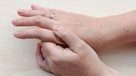 Formigamento nos braços e mãos: 12 causas e o que fazer