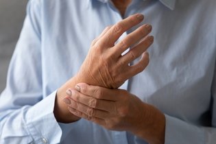 Imagem ilustrativa do artigo 15 principais sintomas de lúpus (com teste online)