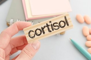 Image illustrative de l'article Cortisol élevé : symptômes, causes et comment réduire