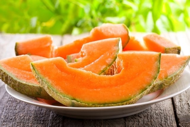 10 fruits that lose weight and their calories