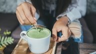 Matcha Tea: Health Benefits, Uses & Recipes