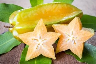 Star Fruit: 6 Health Benefits & Delicious Recipes
