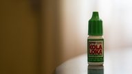 ¿Cómo quitar la Kola Loka de la piel, uñas y dientes?
