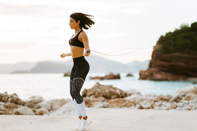 Modelando o corpo feminino (Musculação + Aeróbio para Mulher)