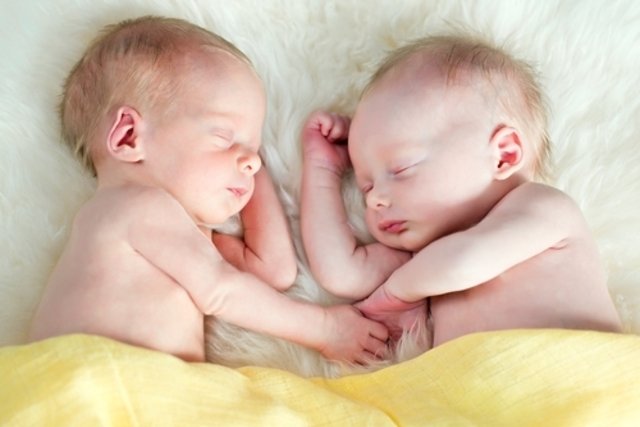como hacer para salir embarazada de gemelos