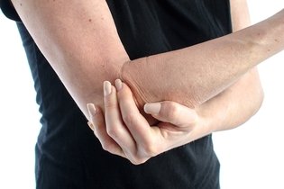Illustrative image of the article Elbow Pain: 5 Common Causes & What to Do