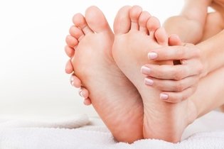 Dolor en la planta del pie: 7 causas y qué hacer