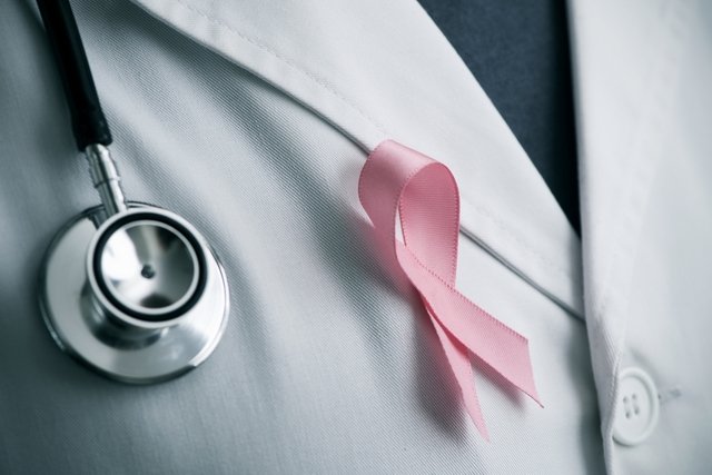 سرطان الثدي عند الرجال: الأعراض والأنواع والعلاج