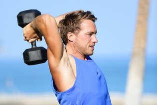 7 exercícios para treino de tríceps em casa