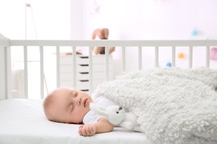 ¿Cómo enseñar al bebé a dormir solo? 