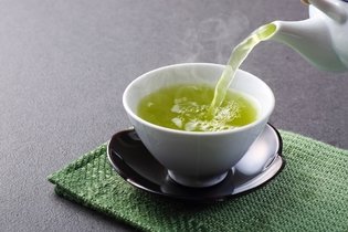 7 tés diuréticos naturales para la retención de líquidos