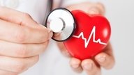 Taquicardia ventricular: o que é, sintomas, causas e tratamento
