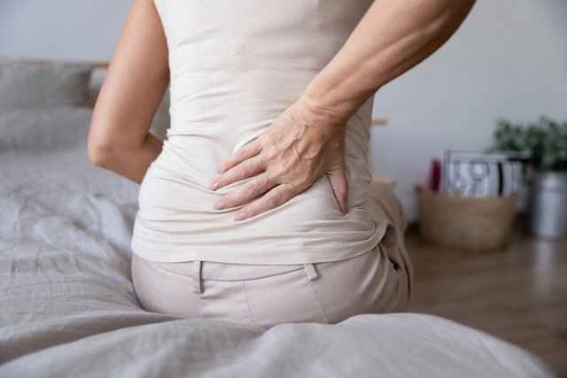 preocuparse aventuras Transformador Dolor de espalda y abdomen: 8 causas y qué hacer